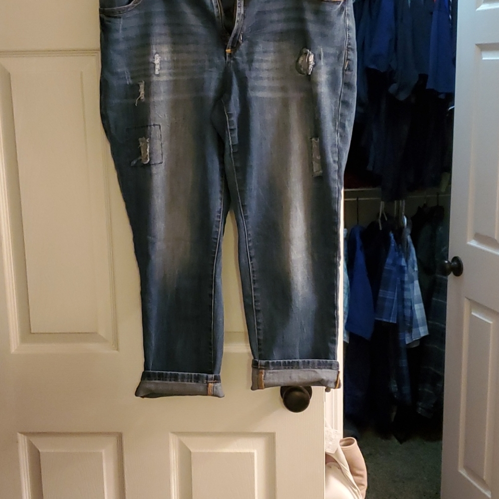 Women's size 16 stretch Capri